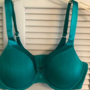 40C Vanity Fair bra. Underwire. Green. Full coverage